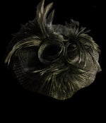 Load image into Gallery viewer, Fascinator clips nero piume

