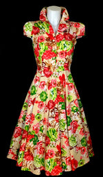 Charger l&#39;image dans la galerie, Abito anni 50 floreale rose verdi rosse beige con mezza manica e colletto
